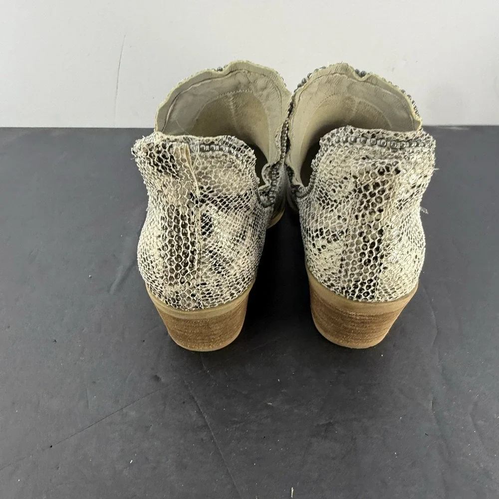 Very G Womens Size 8.5 Snakeskin Ankle Booties Cutout Western Low Heel Shoes